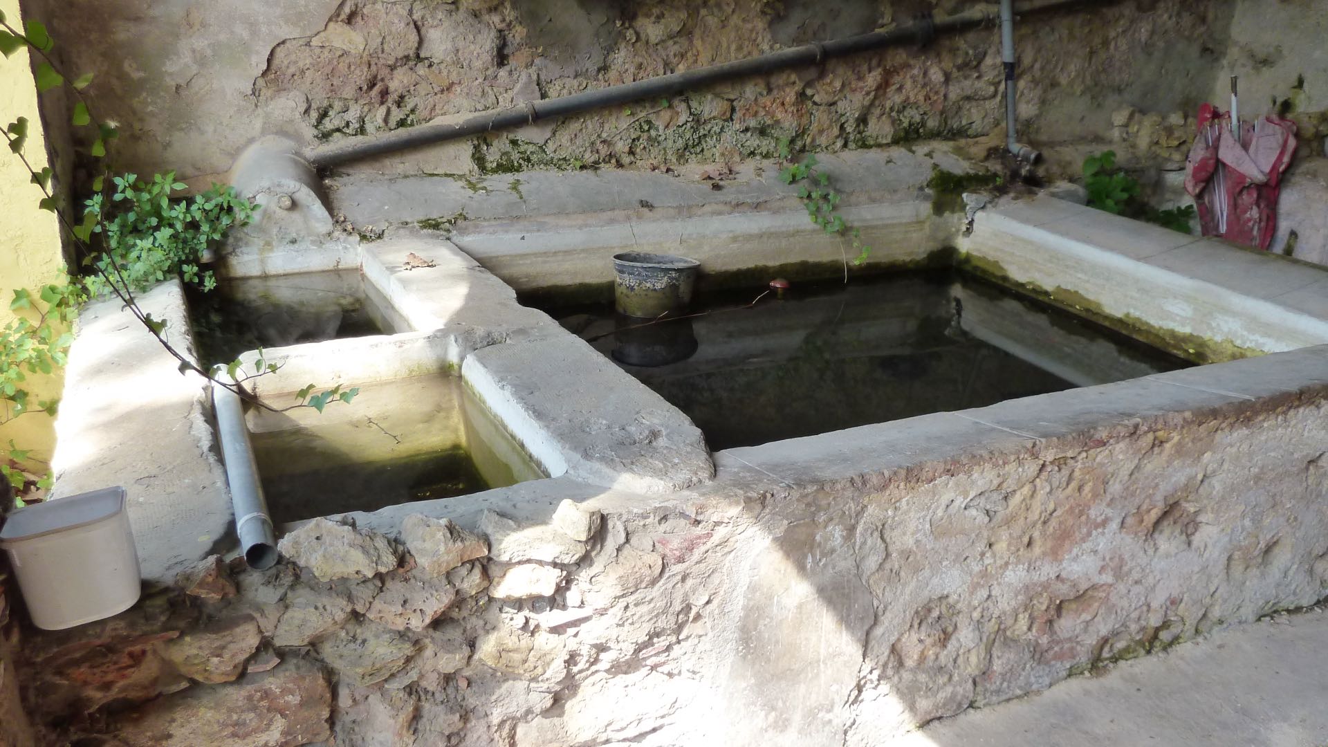 Lavoir du Gros Mur à Bagnols-en-Forêt